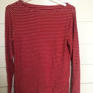 Gap red maternity shirt
